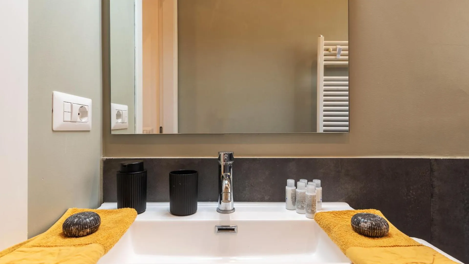 شقة Agostino Flexyrent Apt Ac ميلان