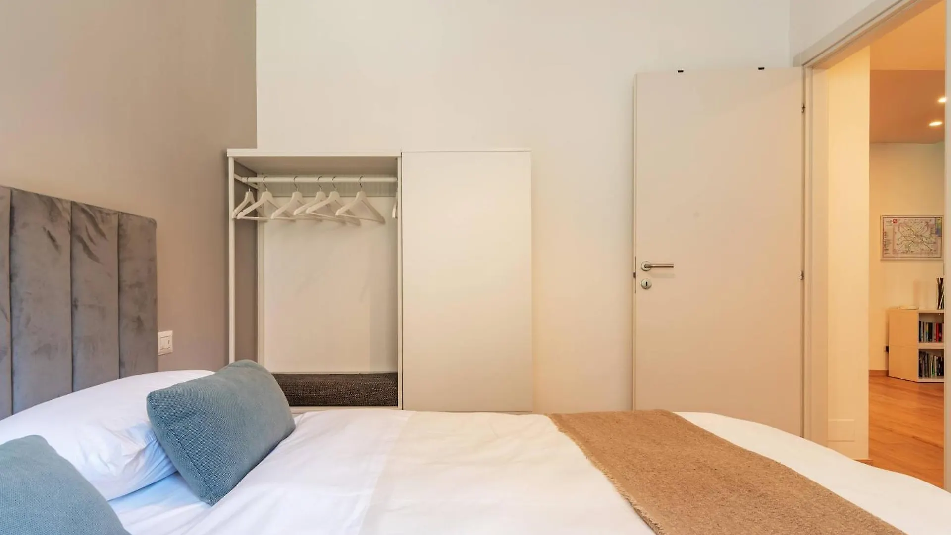 Agostino Flexyrent Apt Ac ميلان
